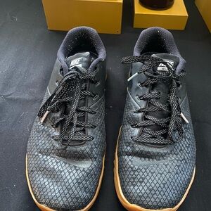 Nike Men's Black Athletic Shoes